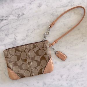 Wristlet